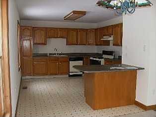 3rd image of 245 Glenjay Dr