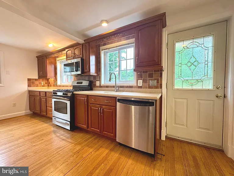 10710 Ashby Pl — Photo 5