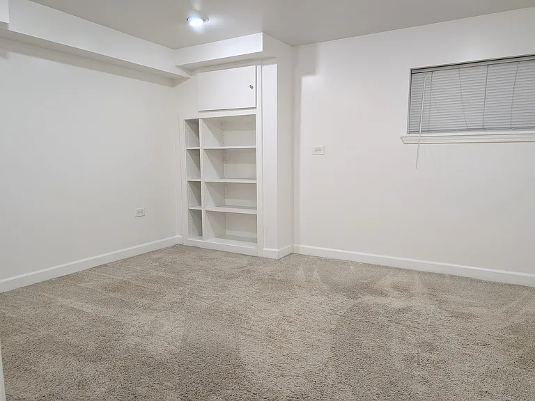 2226 N Burling St #1 — Photo 15