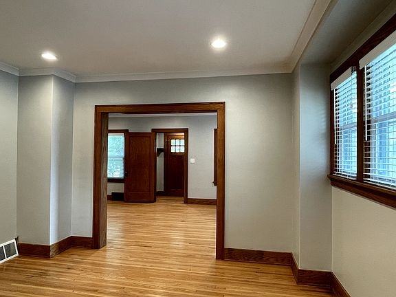 5th image of 339 N 35th Ave