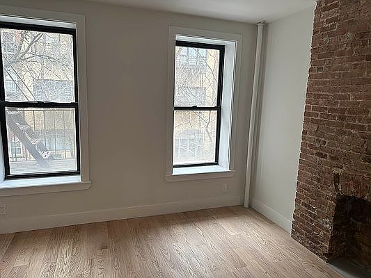 2nd image of 114 Lexington Ave APT 2
