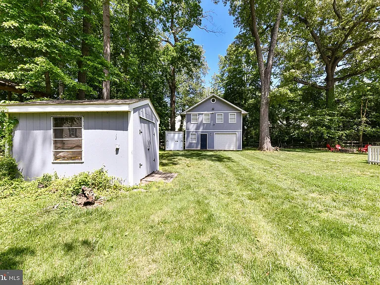 14 Oak Ln — Photo 48