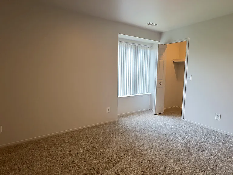 Prentiss Pointe Apartments — Photo 215