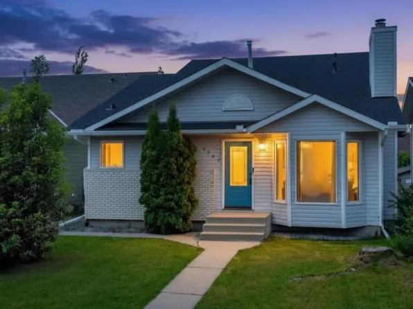 1667 Meadowbrook Dr SE, Airdrie, AB T4A 2A4