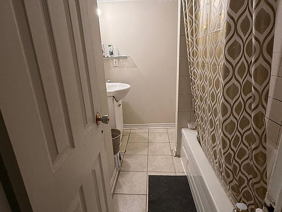 5th image of 49 Sandmere Ave #Basement