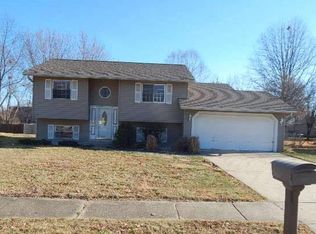 702 Eastbrook Ln, O'Fallon, MO 63366
