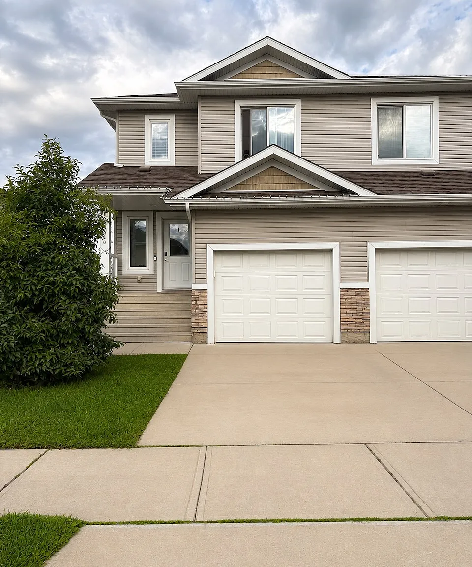 3 Bed 2.5 Bath Garage Duplex For Rent Fort Sask — Photo 1