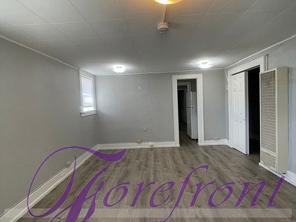 3rd image of 112 S Elk St #3