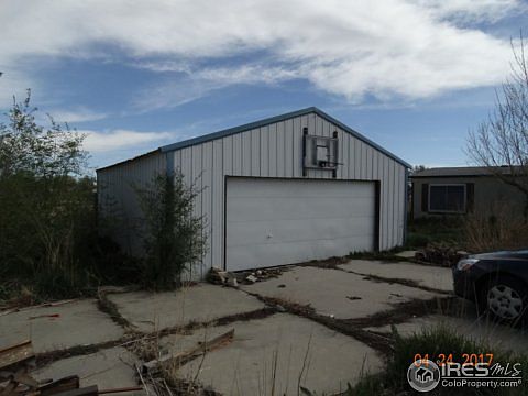 3rd image of 15297 Caroline Ave