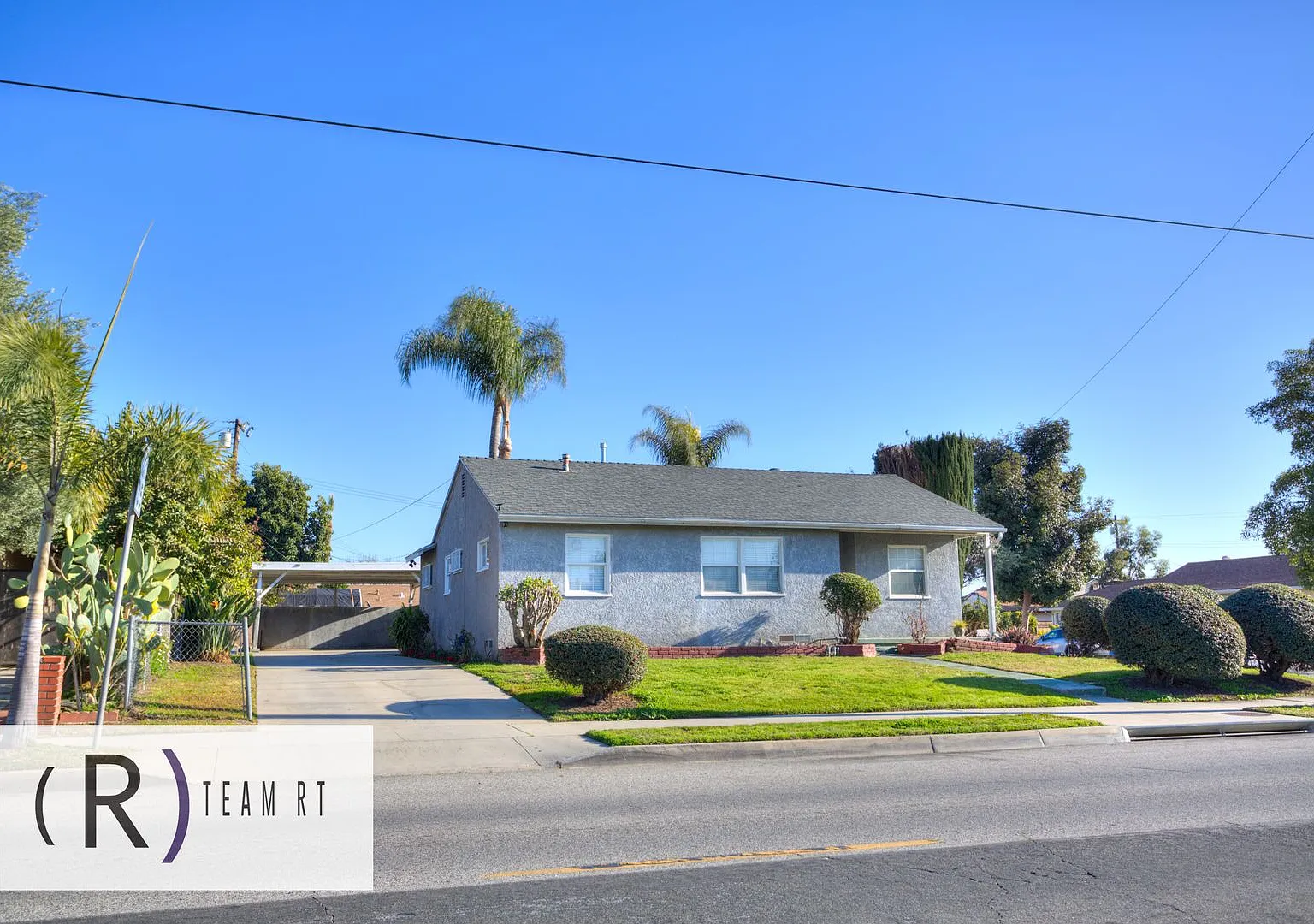 Renovated 3-Bedroom Front House at a Corner Lot with Ample Parking ! — Photo 1