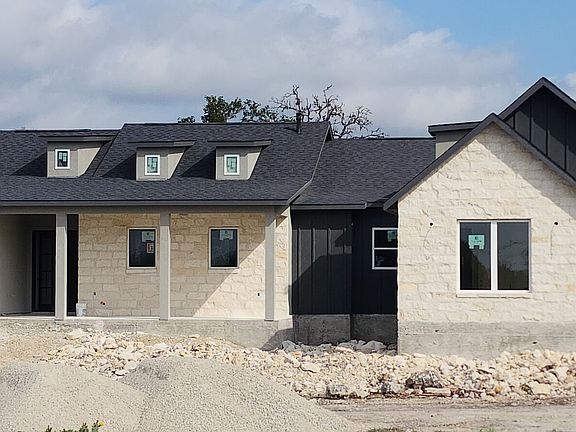 3rd image of 129 Rayner Pl
