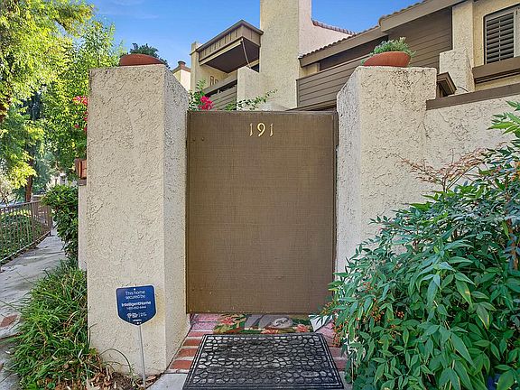 3rd image of 21500 Califa St Unit 191