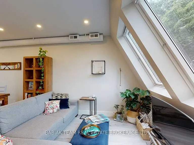 57 Vine Ave #301 — Photo 14