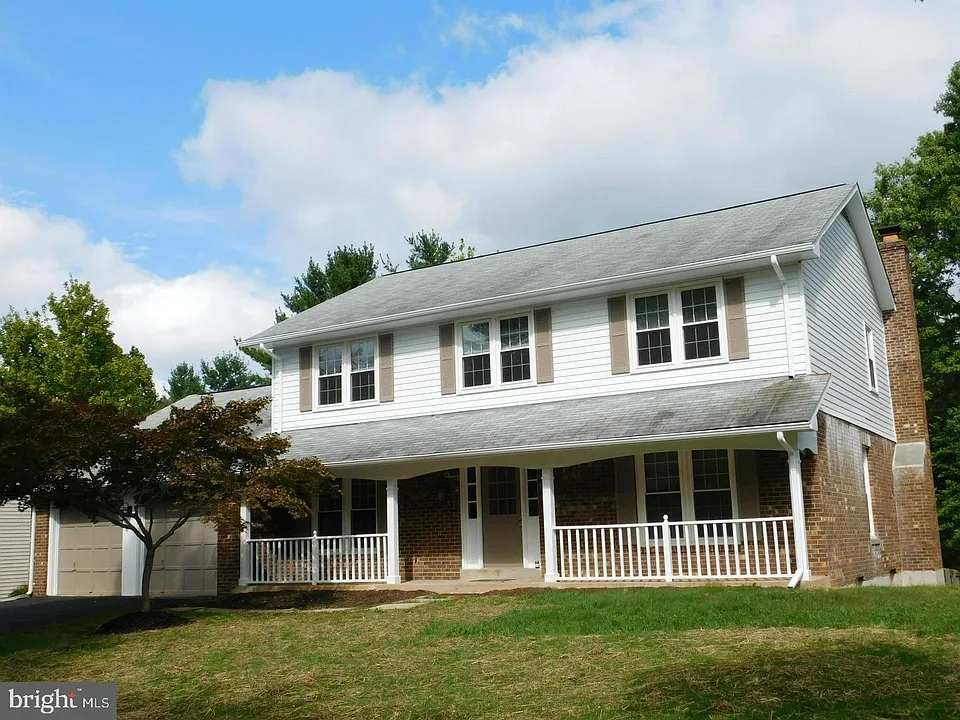 1725 Glastonberry Rd