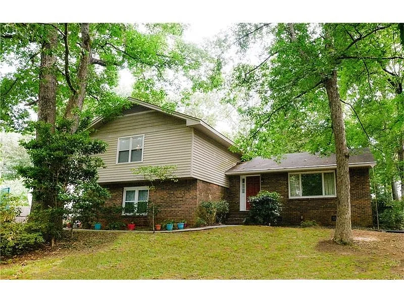 3175 Laurel Way photo 1