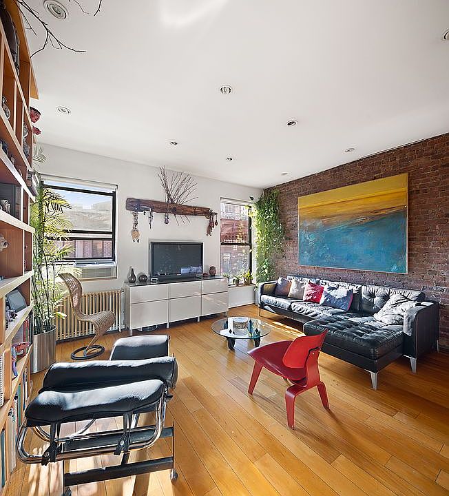 1st image of 135 W 16th St #668