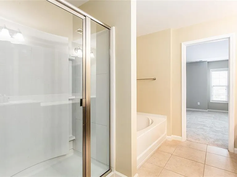 2105 Greencrest Cir — Photo 14