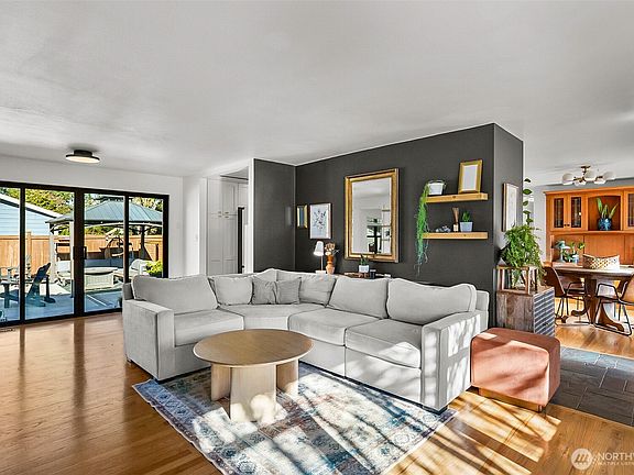 4th image of 9619 224th Street SW