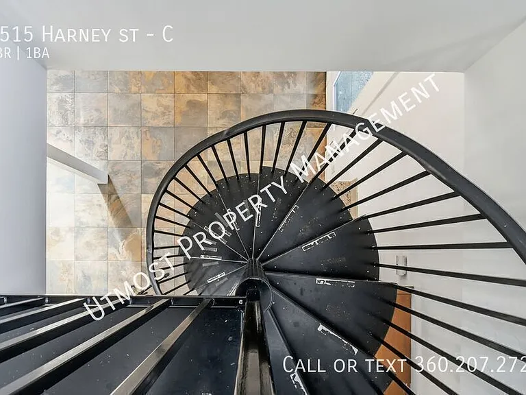 2515 Harney St #C — Photo 8