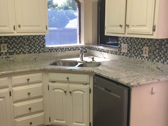 3rd image of 1206 Wimbledon Ln
