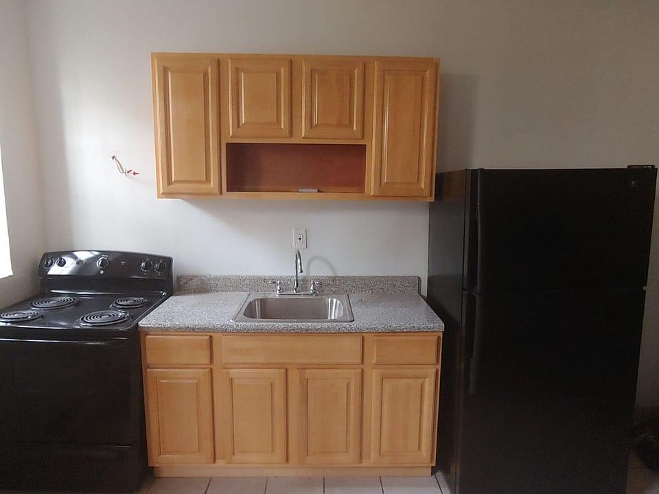 2nd image of 6027 Regent St