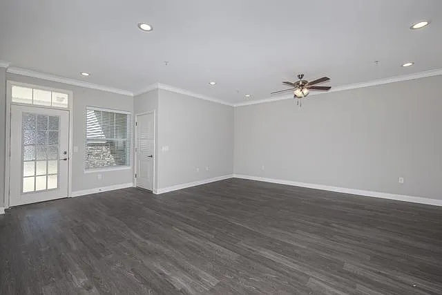 Fairfield Townhouses At Selden — Photo 8