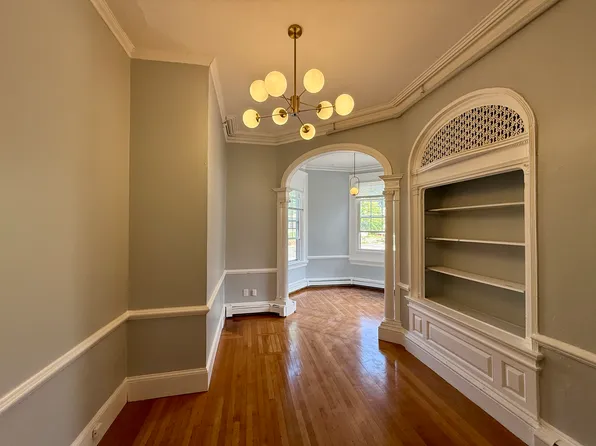 112 Keene St APT 1, Providence, RI 02906