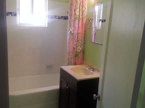 3rd image of 11943 Centralia St