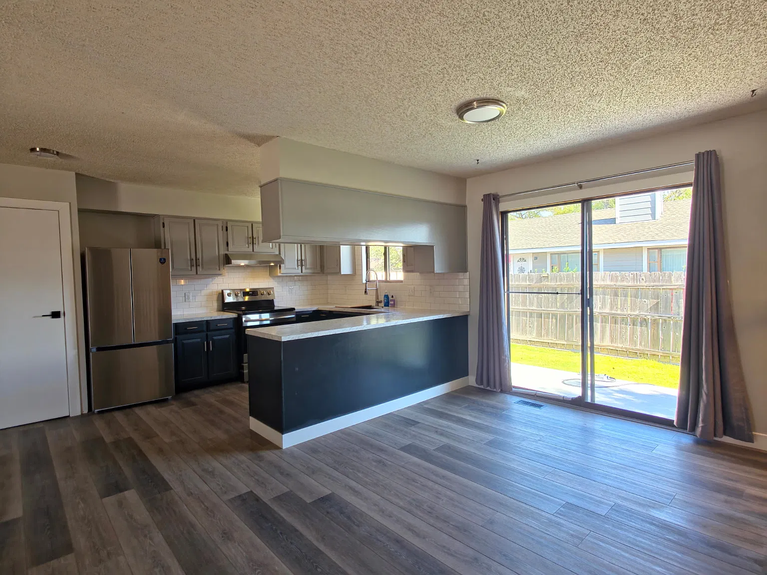 3 bed, 2200 sqft, $1,695 — Photo 4