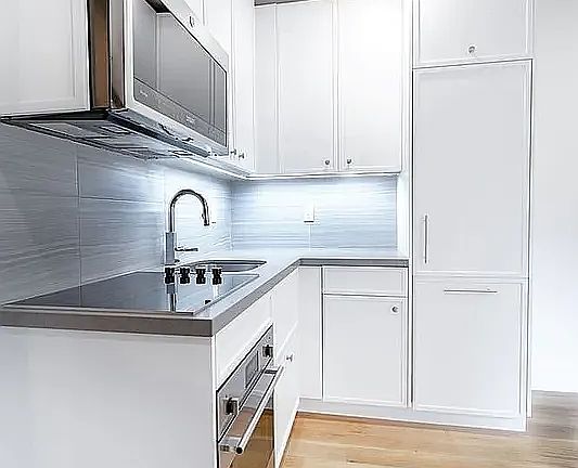 3rd image of 236 W 10th St APT 7