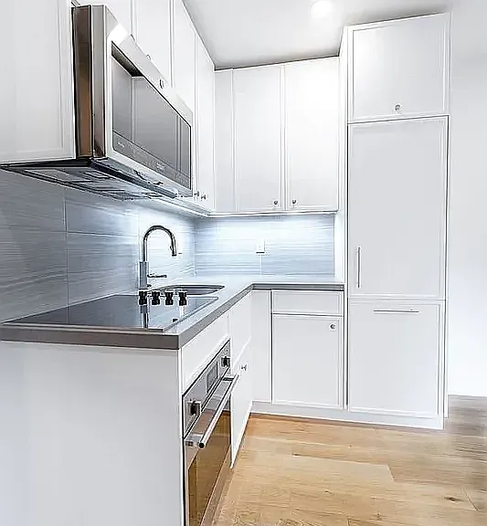 236 W 10th St #10 — Photo 1