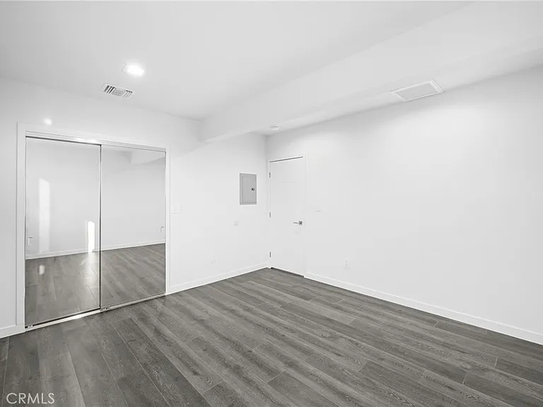 915 Cornell — Photo 11