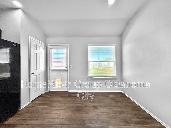 5th image of 2708 Crystal Pine Dr