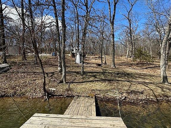 4th image of 73 NW Lakeside Dr