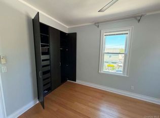 7801 64th St, Ridgewood, NY 11385