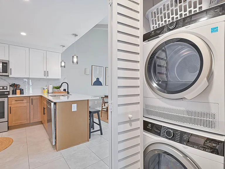6386 Royal Woods Dr — Photo 19