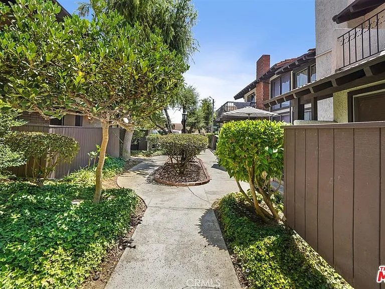 5123 Castelotte Ct — Photo 30