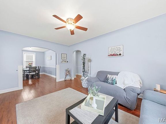 5th image of 2233 Hood Ave