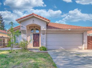5678 W Vartikian Ave, Fresno, CA 93722