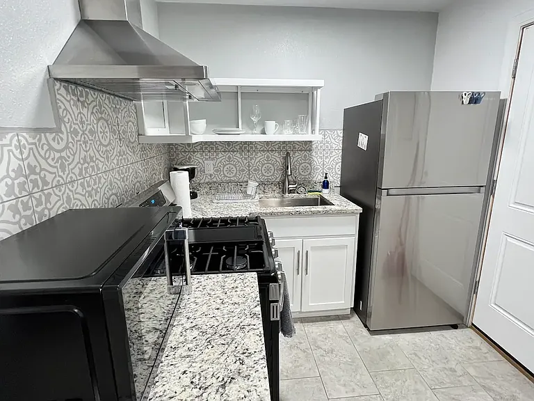 Full Kitchen