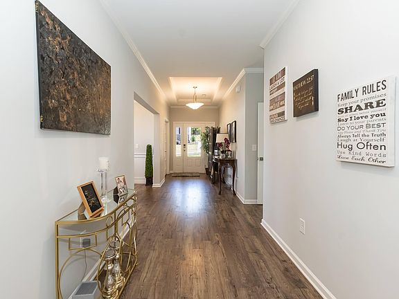 2nd image of 1009 Crescent Moon Ct