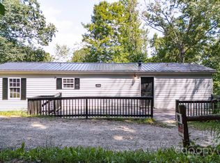 125 Ridgeview Acres Ct, Candler, NC 28715