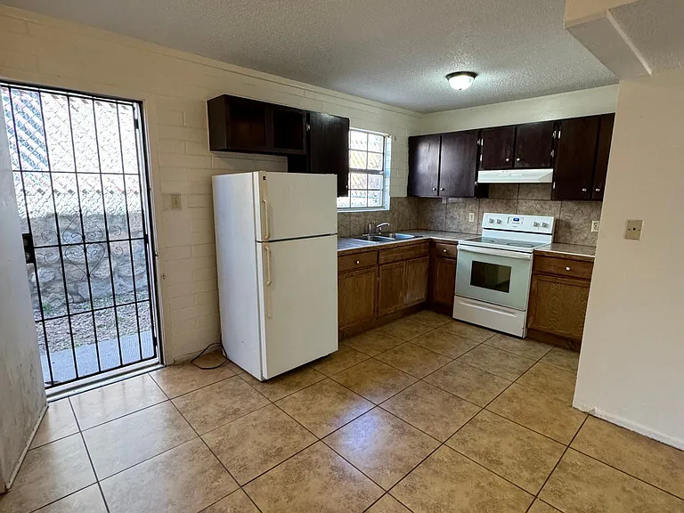 3701 Keltner Ave #19 — Photo 3
