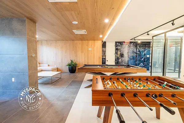 Rented by Carroll Development Leasing LLC | media 29