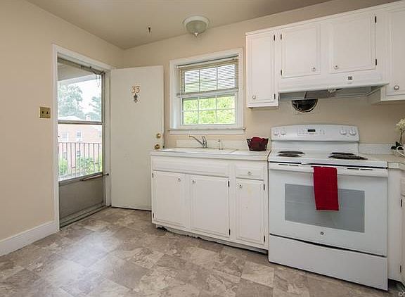 2nd image of 4030 Forest Hill Ave #U33