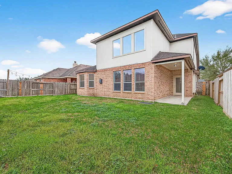 24526 Avellino Ct — Photo 46