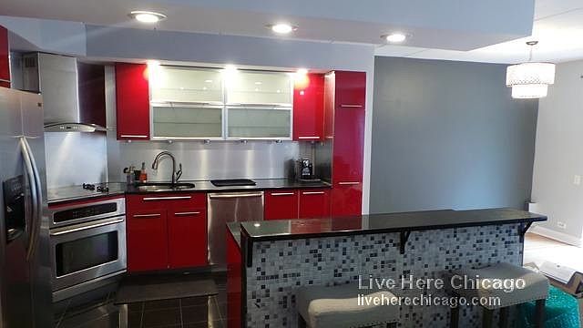 1st image of 1001 S Plymouth Ct #1