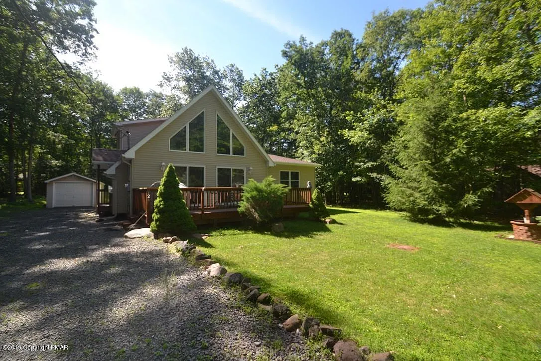 129 Thomas Ln photo 1
