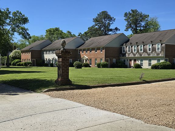 Windsor Court Apartment Townhomes