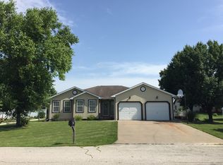 1305 Mimosa Dr, Macon, MO 63552